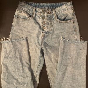 BRANDY MELVILLE LIGHT WASH MILLIE MOM JEANS